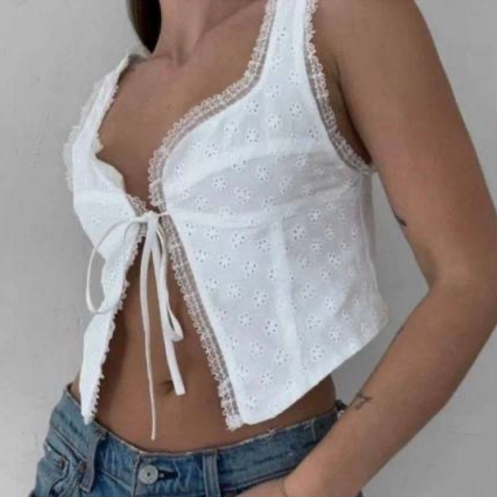 Rumored Vineyard Haven- White Eyelet Lace Trim Top